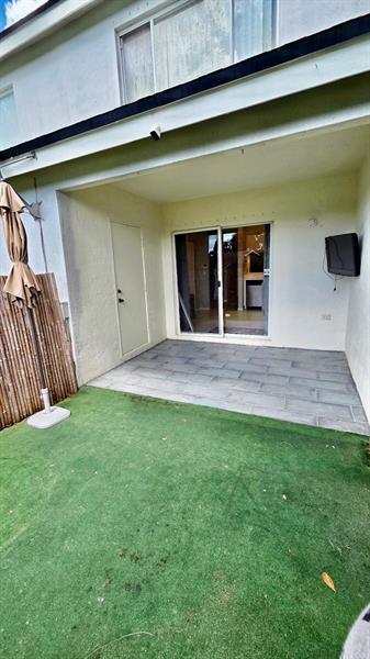 Building Photo - 5400 Jubilee Way