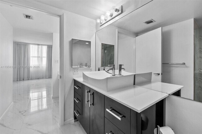 Building Photo - 650 West Ave