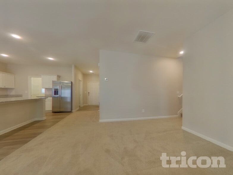 Building Photo - 44 Dorsey Wy