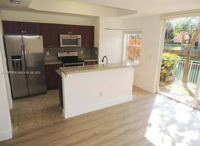 Building Photo - 4931 N Harbor Isles Dr