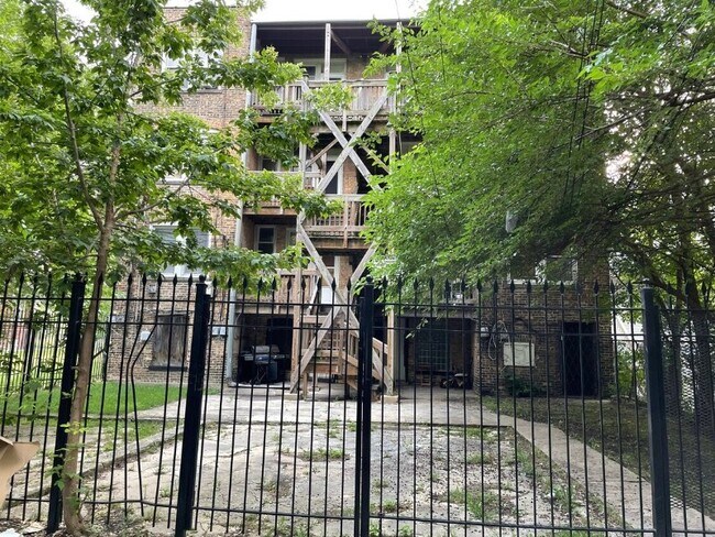 Building Photo - 7931 S Manistee Ave