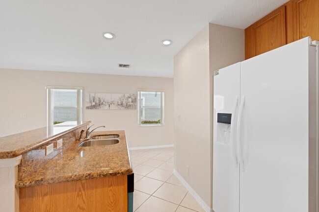 Building Photo - 16147 Sierra Palms Dr