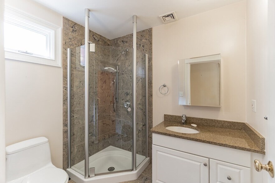 Building Photo - 73 Lexington Ave