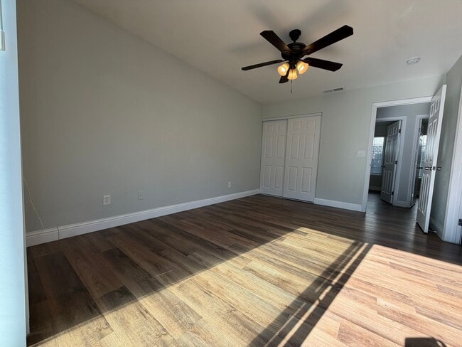 Building Photo - 8267 Moorhaven Way