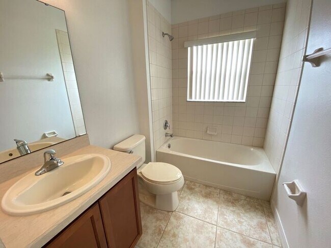 Building Photo - Bella Pointe-Yacht Club Drive Kissimmee, F...