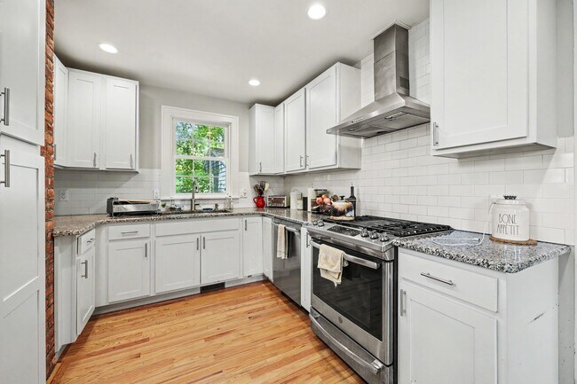 Building Photo - 307 Doty Ave
