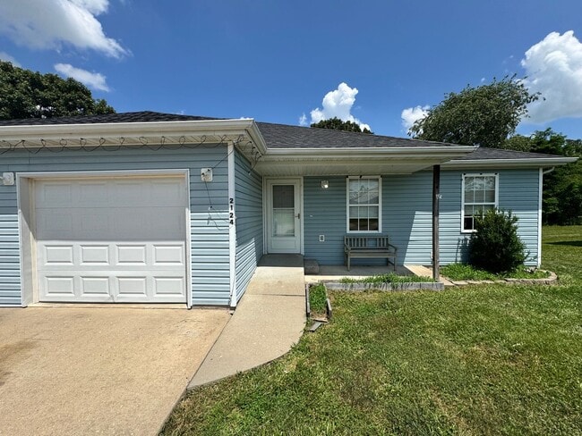 Primary Photo - 3 Bedroom, 2 Bathroom House