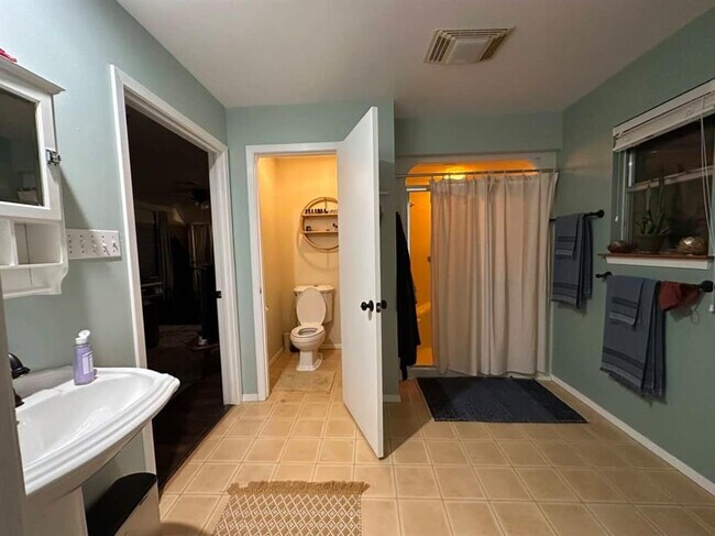 Building Photo - 2105 Rabb Rd