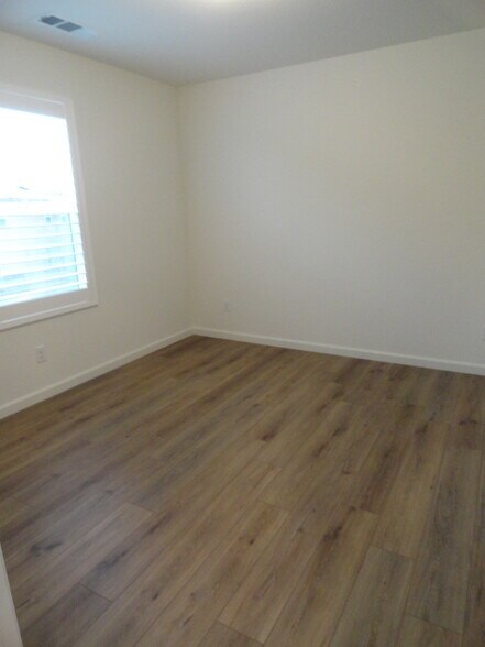 Building Photo - 3062 Buddy Holly Dr