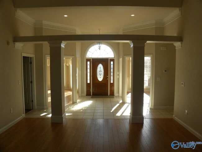 Building Photo - 214 Mainsail Way