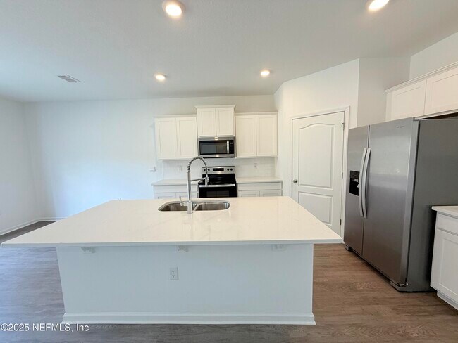 Building Photo - 2308 Shady Breeze Ln