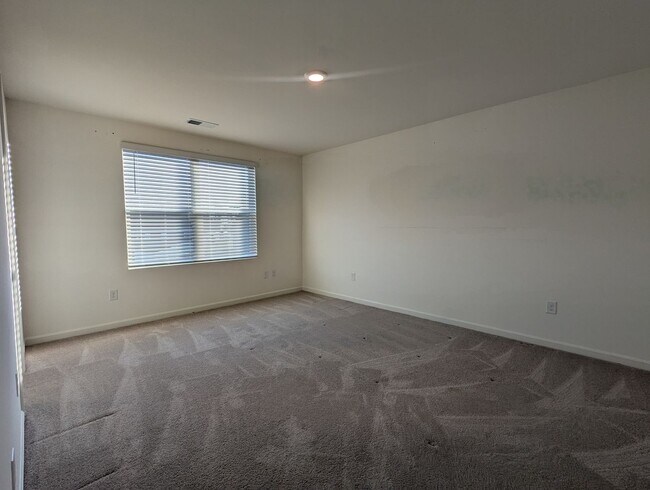 Building Photo - Beautiful Home in Elizabethtown