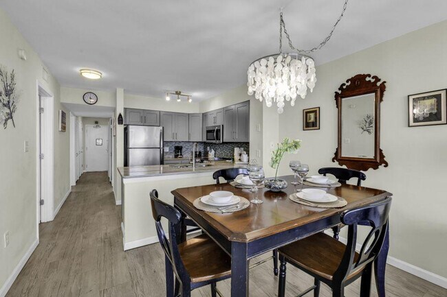 Building Photo - 2500 N Ocean Blvd