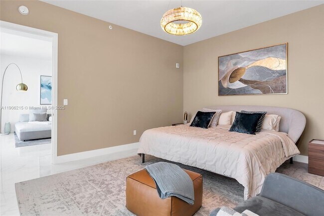 Building Photo - 16901 Collins Ave