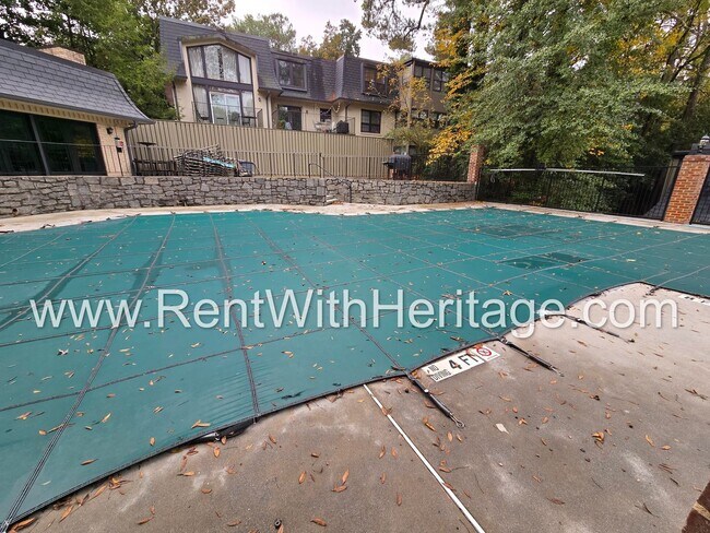 Building Photo - Gorgeous 2 bd/ 2bath Buckhead Condo/ Metic...