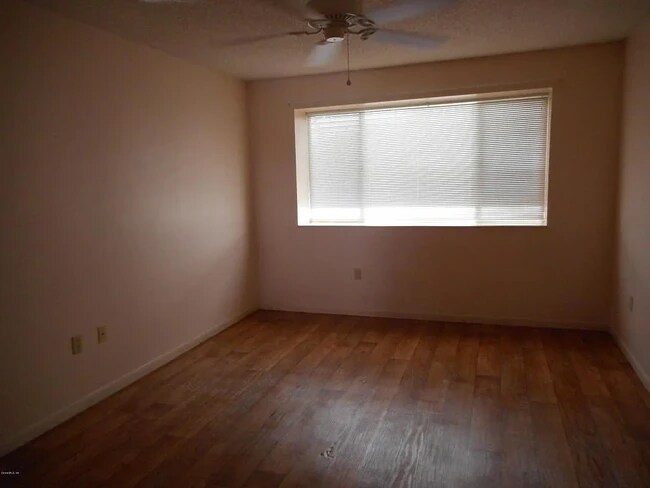 Building Photo - 10962 SW 84th Ave