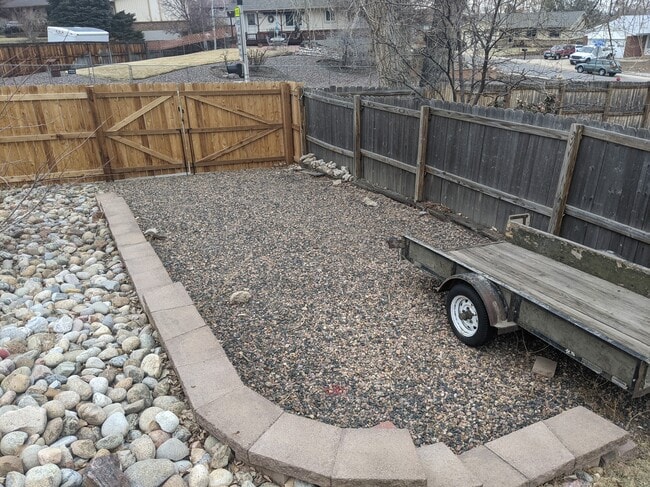 Building Photo - 2089 S Deframe St