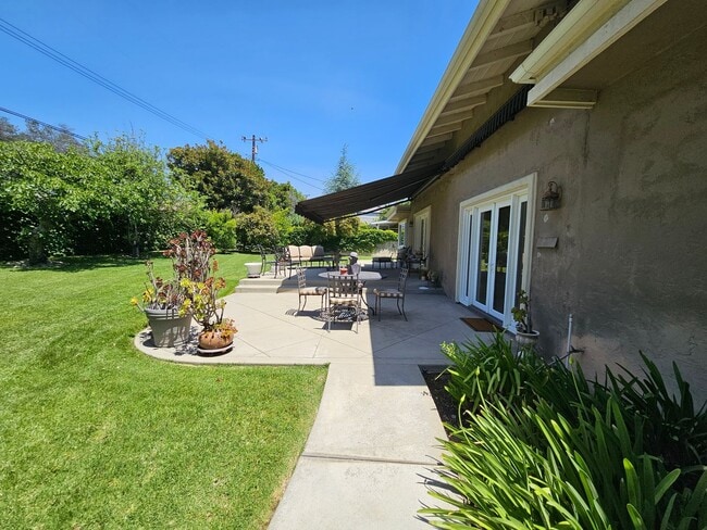 Building Photo - Exceptional Single-Story Home in Prime Upl...