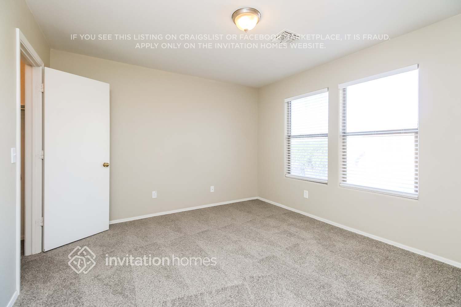 Building Photo - 4125 E Hide Trail