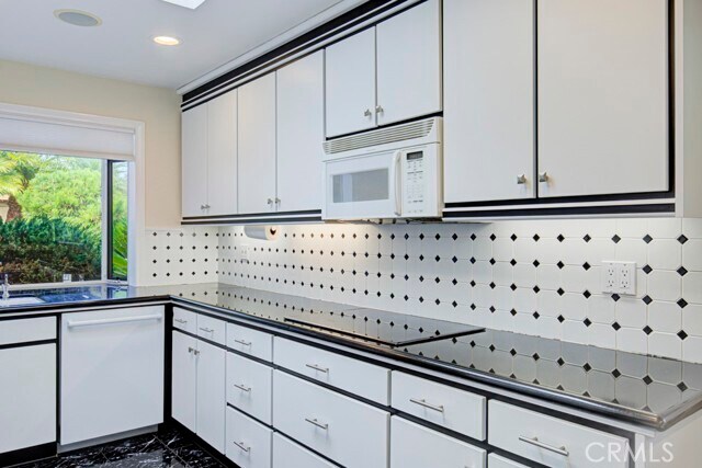 Building Photo - 5089 Ovalo