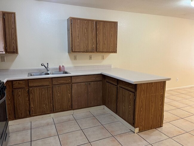 Building Photo - 6068 N Peak Cir