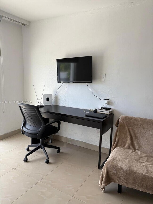 Building Photo - 16450 NW 2nd Ave