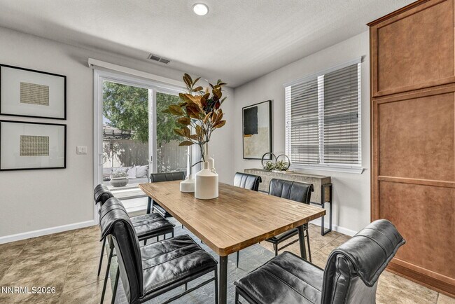 Building Photo - 10740 Cedar Rock Dr