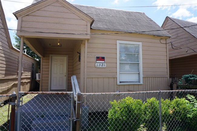 Primary Photo - 3321 Sampson St