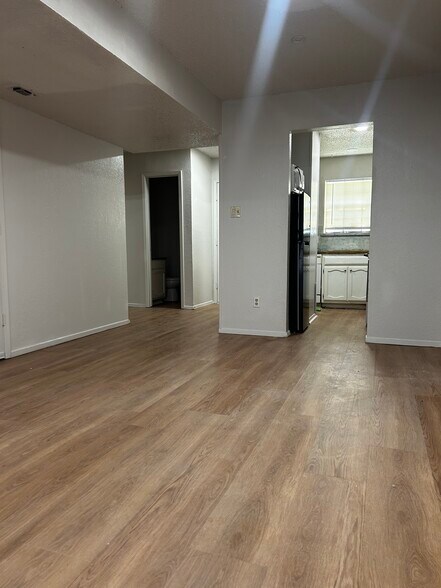 Building Photo - 7600 Chapin Rd