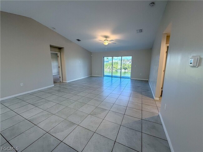 Building Photo - 331 NE 25th St