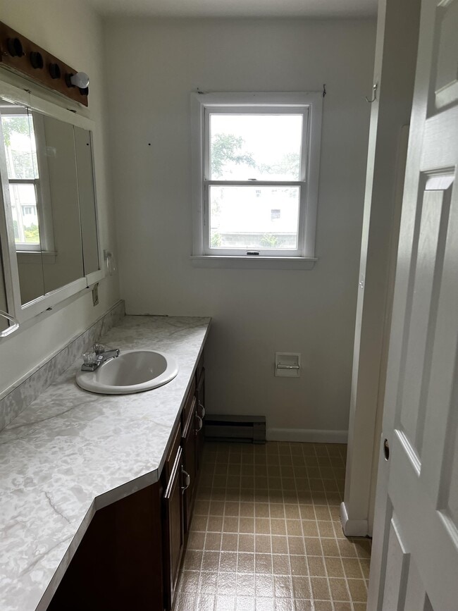 Building Photo - 238 Trimble Ave