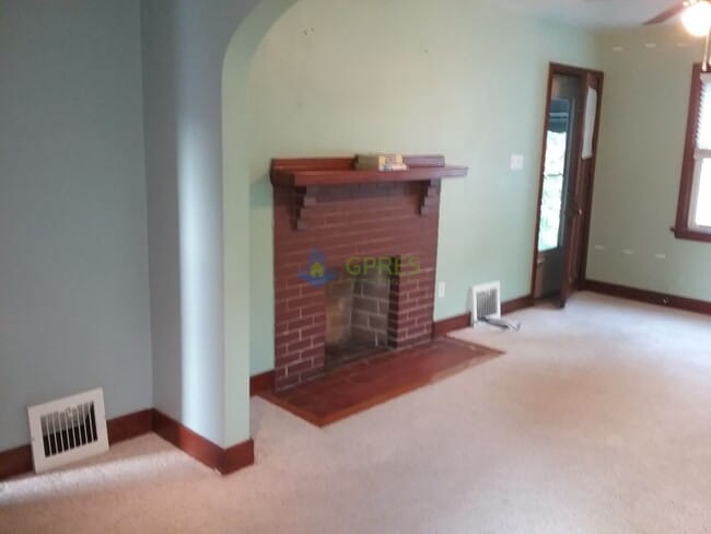 Building Photo - House for rent in the heart of Oakmont