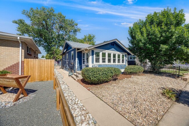 Building Photo - Fenced Backyard with Patio