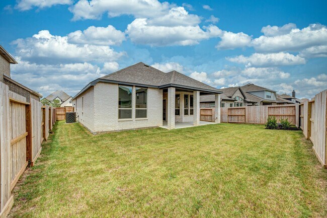 Building Photo - 30723 Grn Acrs Ct