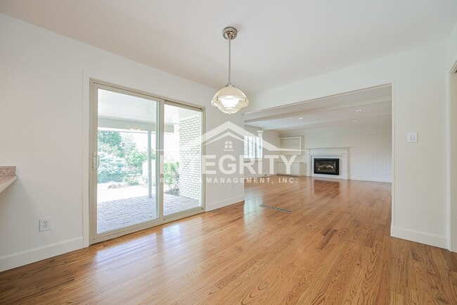 Building Photo - 5051 W Portland Dr
