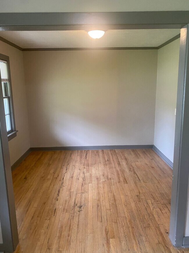 Building Photo - Overstreet Drive