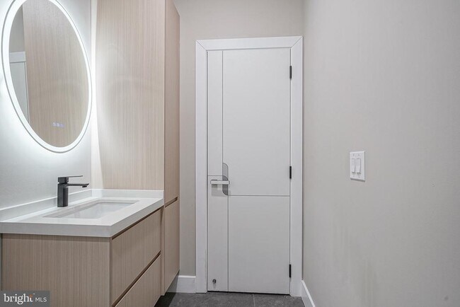 Building Photo - 4432 Wingate St