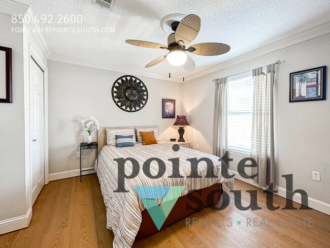 Building Photo - 13500 Sandy Key Dr