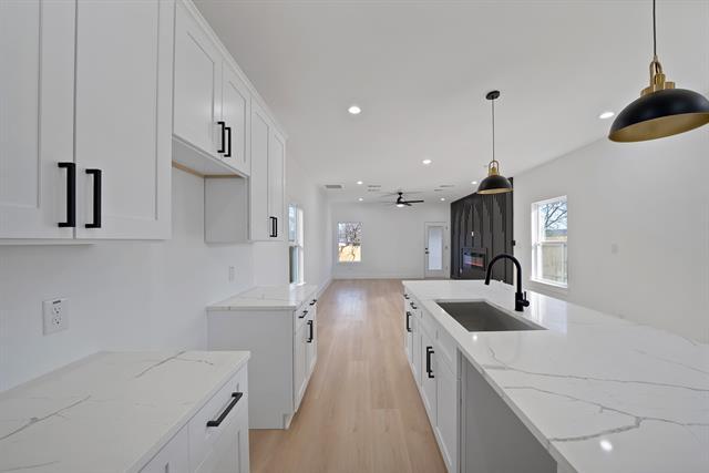 Building Photo - 4228 Aztec Dr