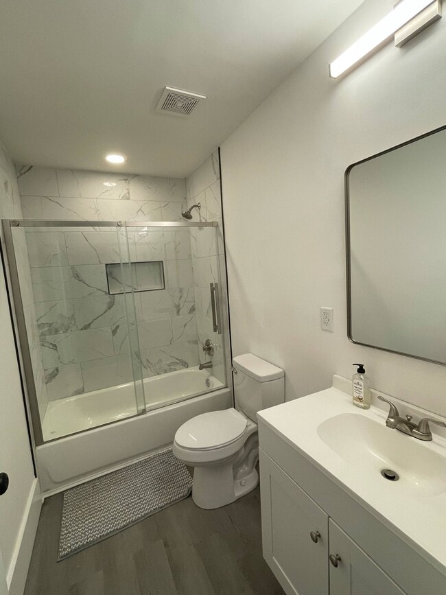 Building Photo - 608 Crawford Rd