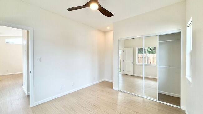 Building Photo - 421C Olomana St