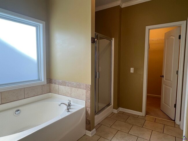 Building Photo - 312 Hearthwood Dr