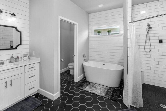 Building Photo - 1713 SW 72nd CIR