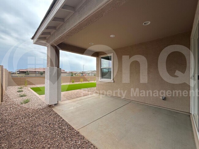 Building Photo - 23097 E Saddle Way