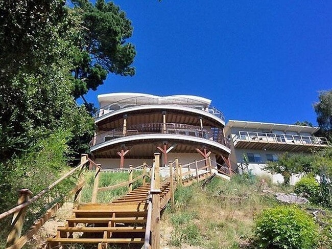 Building Photo - 7285 Snake Rd