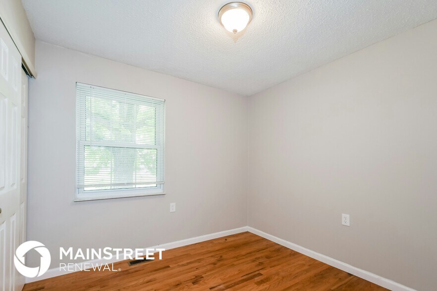 Building Photo - 2868 Essex St