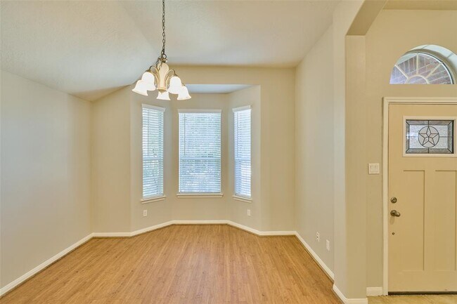 Building Photo - 3733 Breckenridge Dr