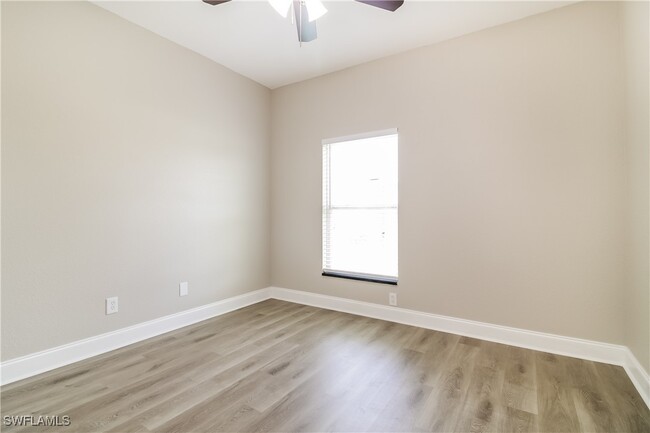 Building Photo - 4510 6th St W