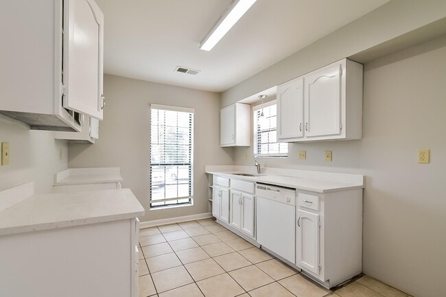 Building Photo - 3890 Birchshade Cove