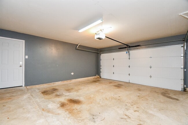 Building Photo - 22238 Orchard Dale Dr